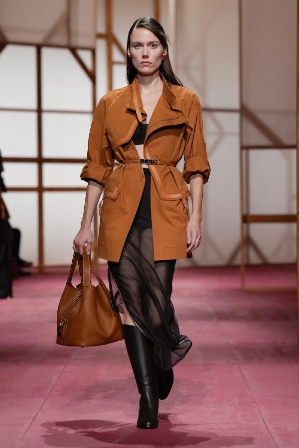 Hermes Spring 2025 Women's collection - Fashionela