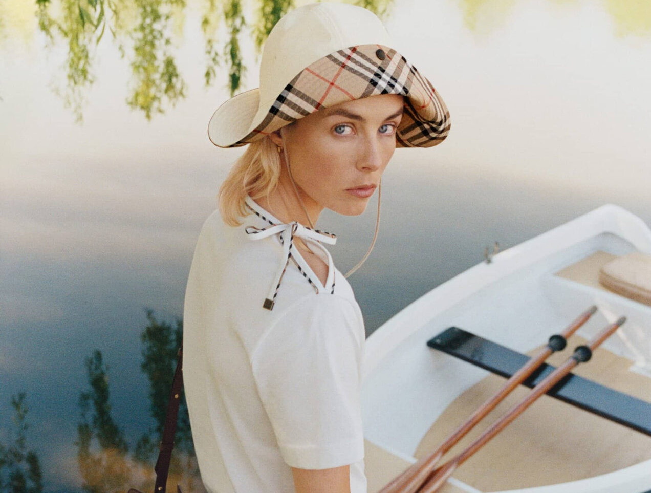 Escape to the Countryside with Burberry in the new Advertising