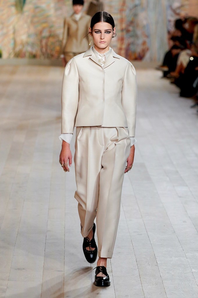 Dior Fall 2021 Haute Couture collectionFashionela