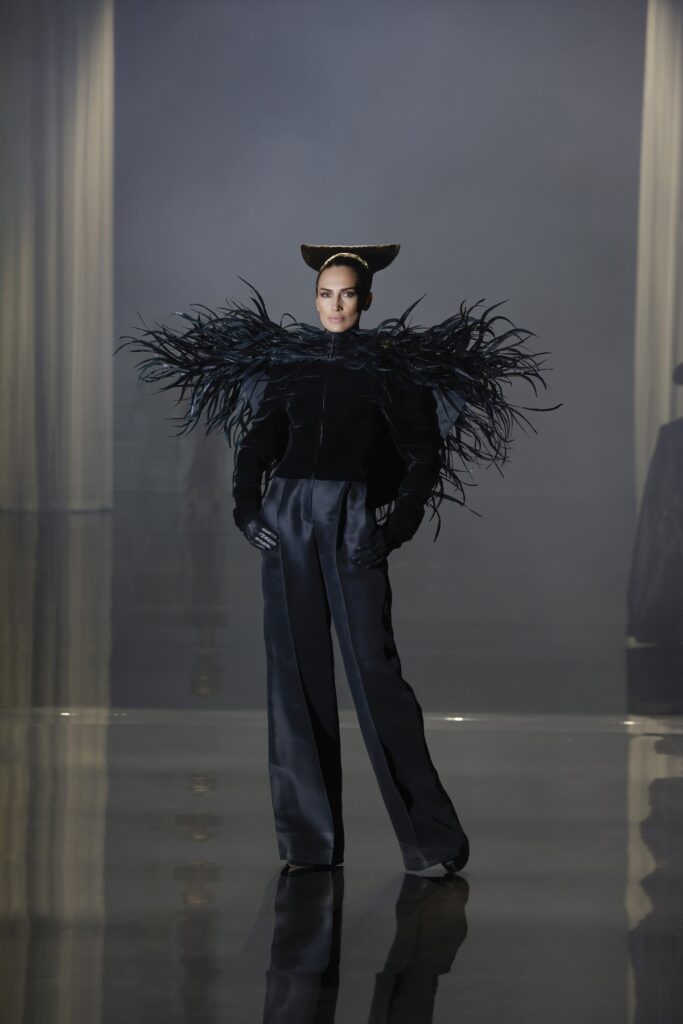 Stephane Rolland Spring 2025 Haute Couture collection: From Josphine Baker to BrancusiFashionela Stephane Rolland Spring 2025 Haute Couture collection: From Josphine Baker to BrancusiFashionela